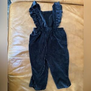 Black velvet jumper - EUC